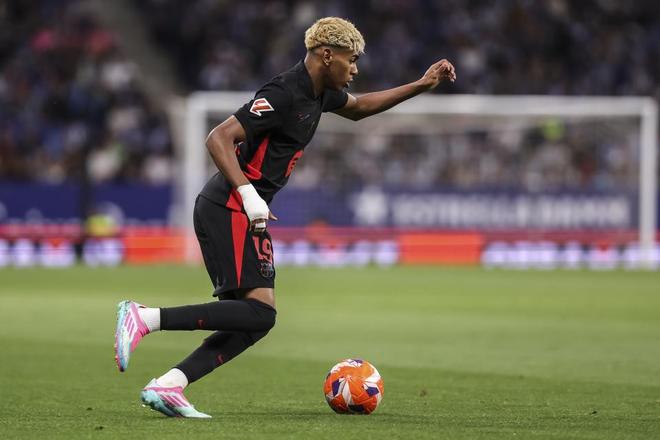 什么是“博弈的结构性偏差”？解析规则如何偏向系统方。（博弈中的结构性失衡：规则为何倾斜于系统方）