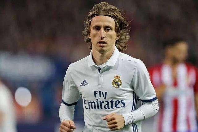 [德甲]克瑙夫穿裆球直塞 马尔穆什兜射破门