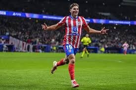 这个游戏躺平也能发育！《万国觉醒》祝你新春快乐！